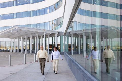 MCNL exterior photo with patients
